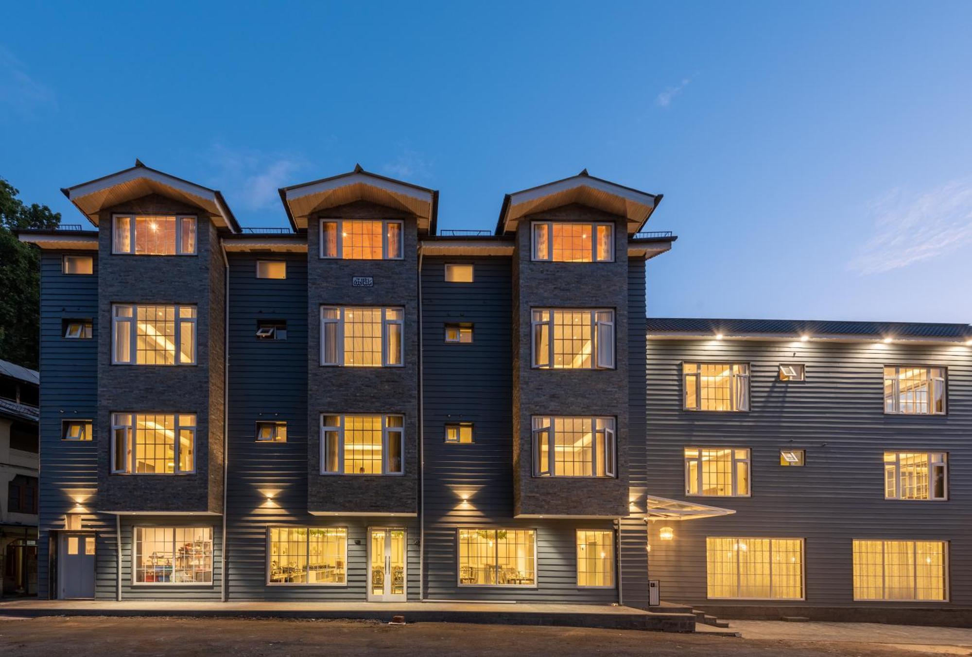 Hotel Grand Boulevard Durgjan المظهر الخارجي الصورة
