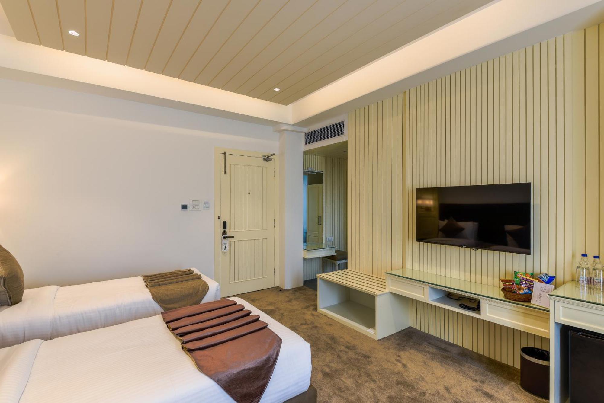 Hotel Grand Boulevard Durgjan الغرفة الصورة